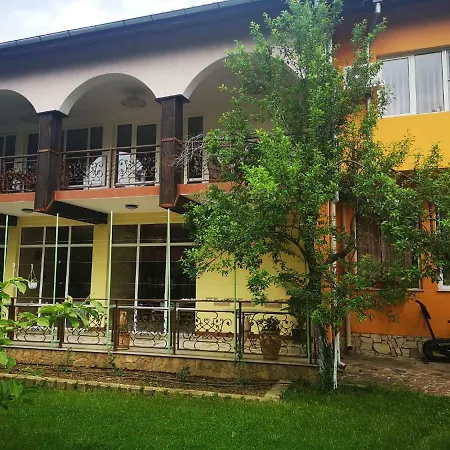 Guest house The House *